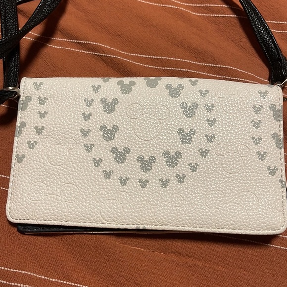 Disney wallet/crossbody - Picture 1 of 5